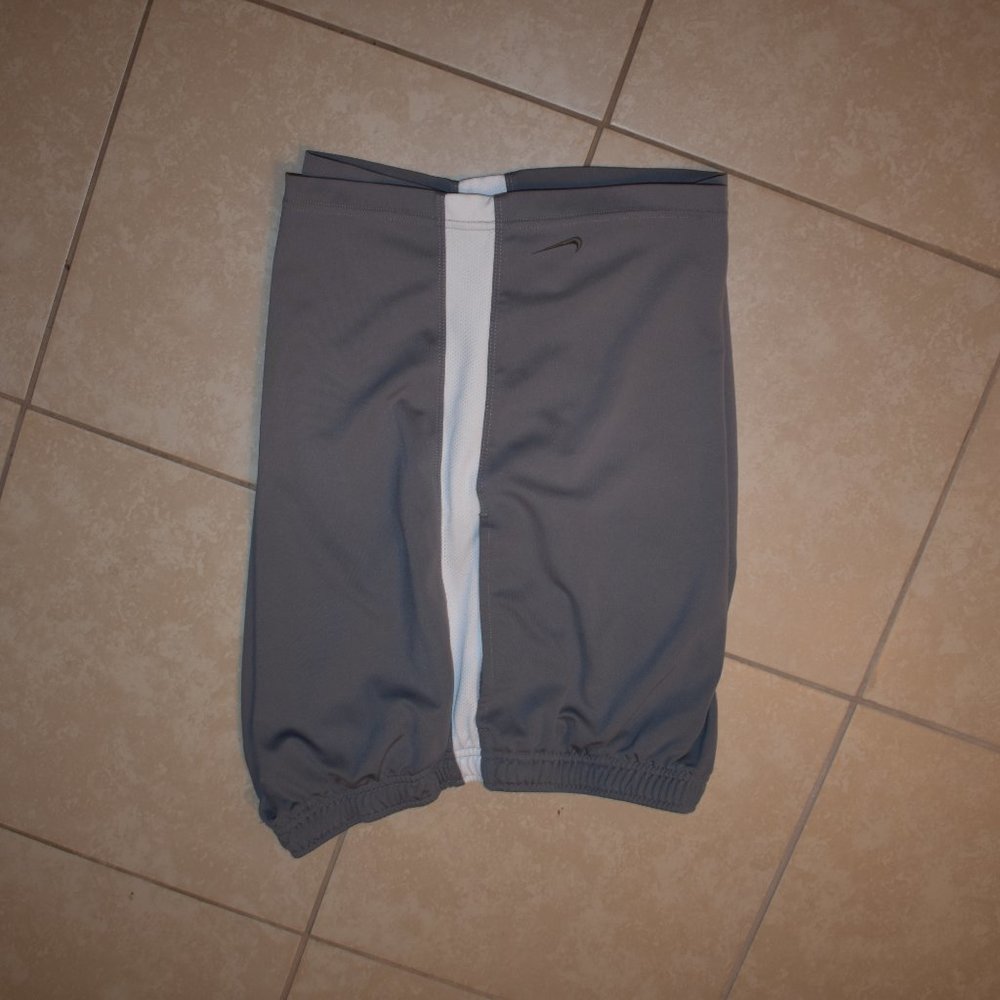 Nike Sport Shorts - Picture 3 of 4